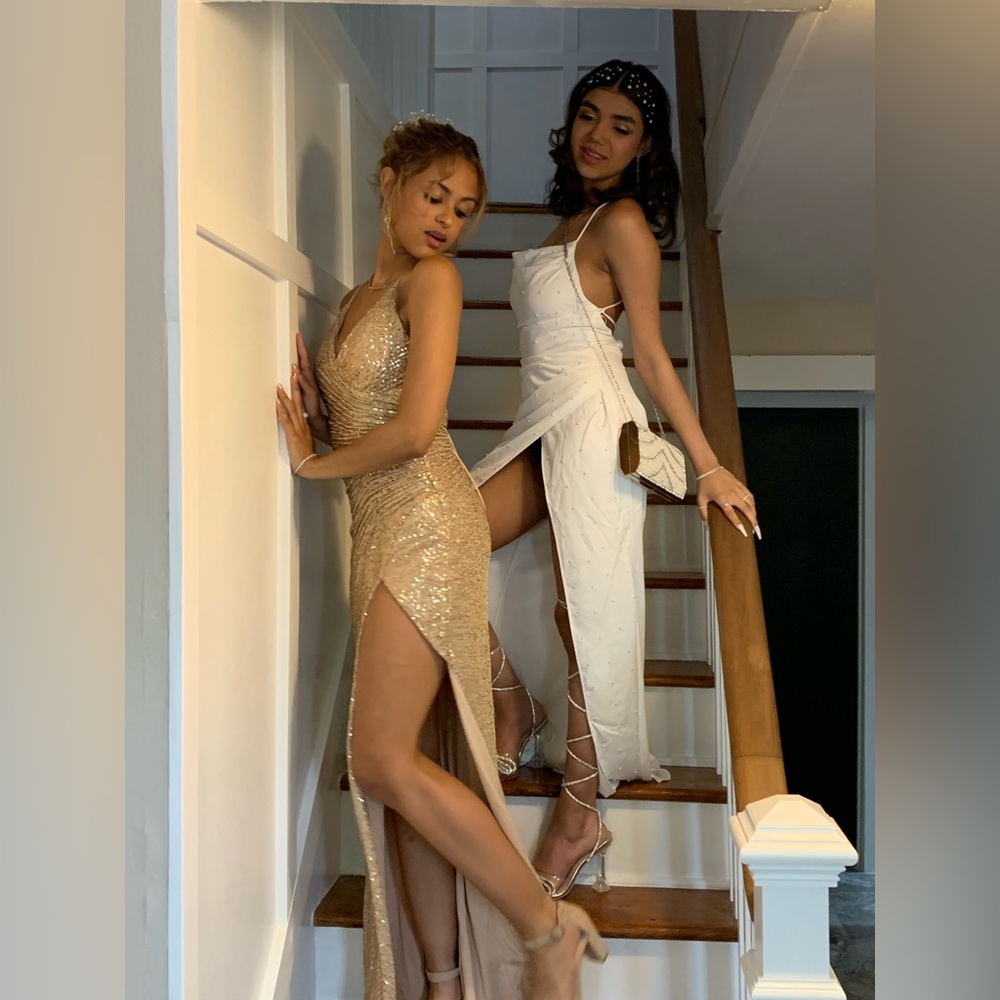GOLD PROM DRESS - Picture 5 of 10